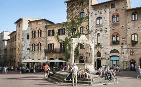 Hotel la Cisterna San Gimignano